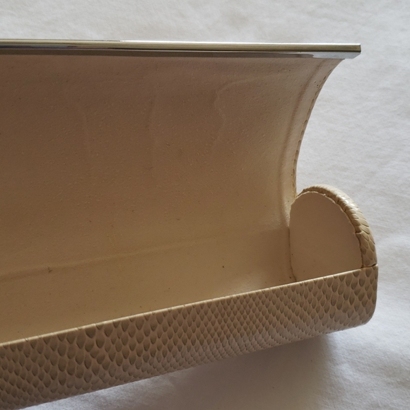 Jimmy Choo Cream Snakeskin Glasses Case - Picture 4 of 8
